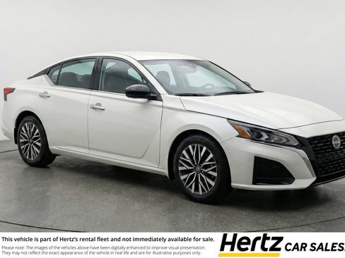Used 2025 Nissan Altima 2.5 SV FWD image 1