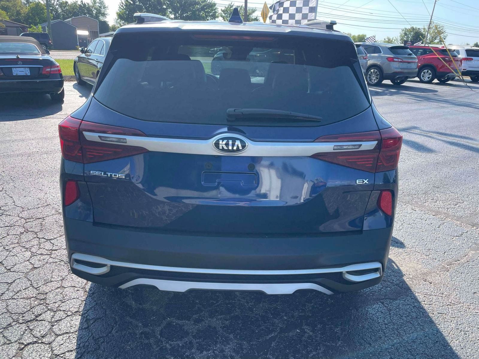 Used 2021 Kia Seltos EX AWD/4WD image 7