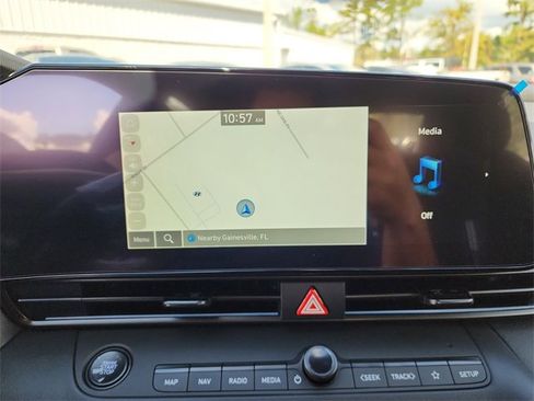 New 2025 Hyundai Elantra SEL image 17