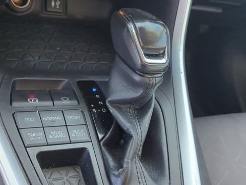 Used 2019 Toyota RAV4 XLE w/ Convenience Package AWD/4WD image 16