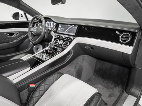 Certified 2021 Bentley Continental GT image 4