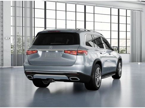 New 2026 Mercedes-Benz GLS 450 4MATIC image 23