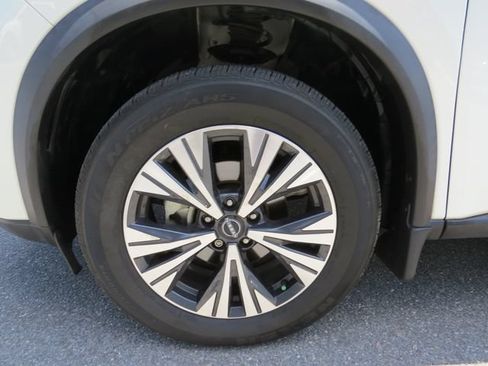 Used 2023 Nissan Rogue SV FWD image 8