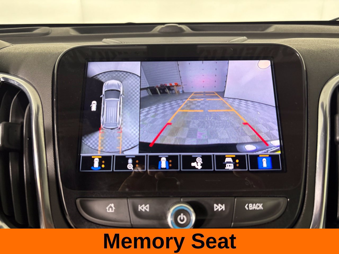 Used 2023 Chevrolet Equinox Premier AWD/4WD image 20