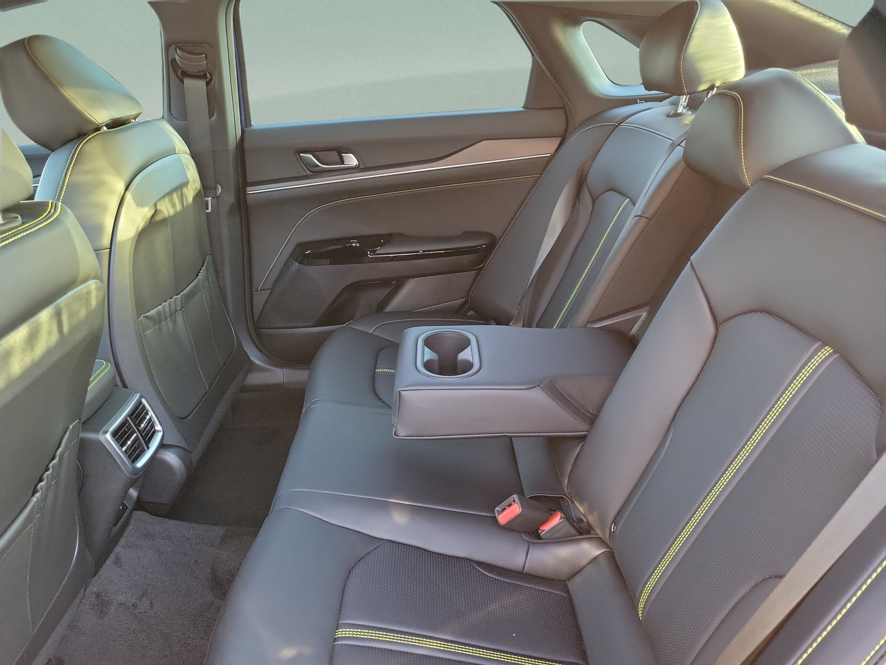 New 2027 Kia K5 GT FWD image 6