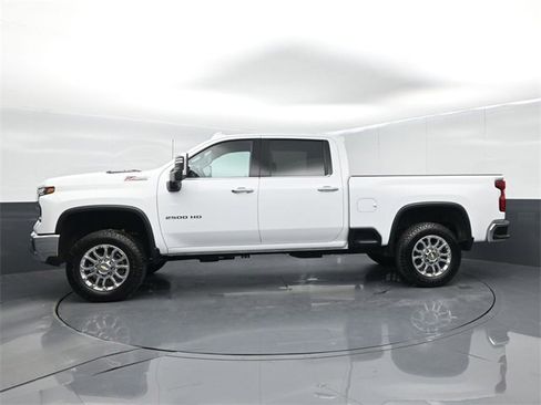 Used 2024 Chevrolet Silverado 2500 LTZ w/ LTZ Plus Package image 5