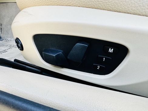 Used 2010 BMW 328i Convertible image 20