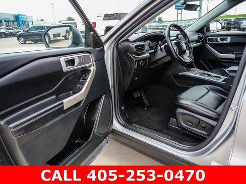 Used 2023 Ford Explorer XLT w/ Equipment Group 202A AWD/4WD image 47