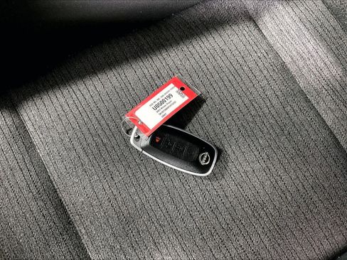 Used 2023 Nissan Rogue SV image 30