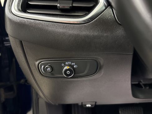 Used 2023 Chevrolet Equinox LT image 8