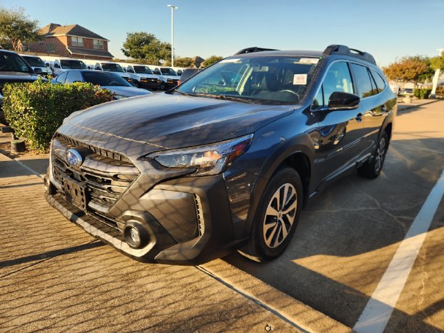 Used 2025 Subaru Outback Premium AWD/4WD image 3