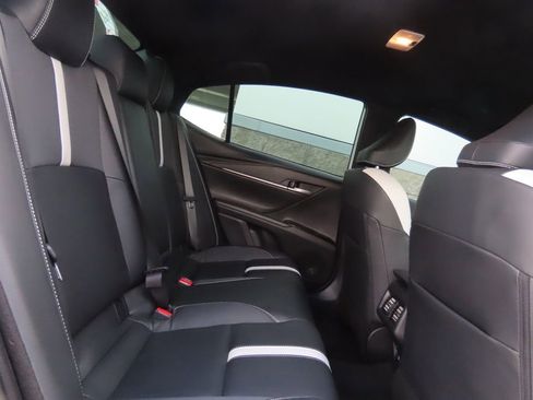 Used 2025 Toyota Camry SE image 21