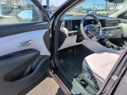 Certified 2025 Hyundai Tucson SEL image 11