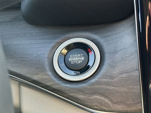 Used 2022 Jeep Grand Cherokee Overland image 25