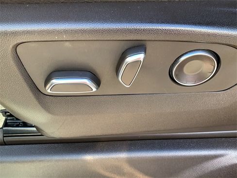 Used 2023 GMC Yukon Denali image 20