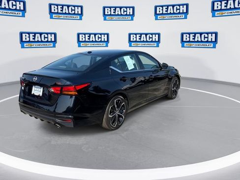 Used 2024 Nissan Altima 2.5 SR FWD image 8