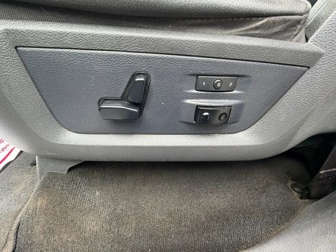 Used 2011 RAM 1500 Laramie AWD/4WD image 16