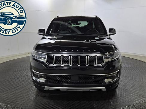 Used 2024 Jeep Wagoneer L Series II AWD/4WD image 2