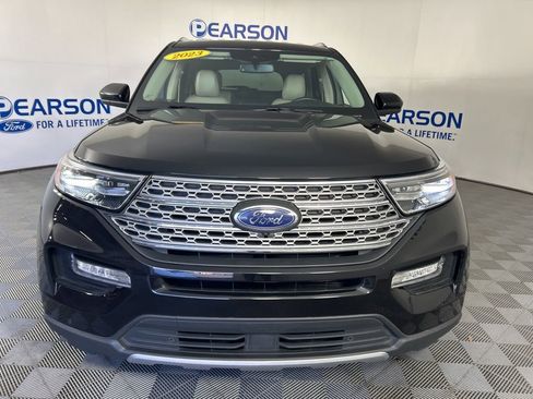 Used 2023 Ford Explorer Limited image 2