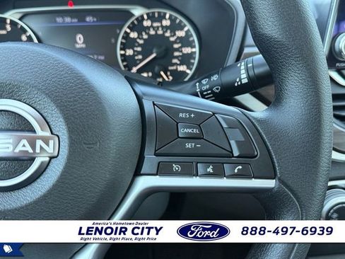 Used 2025 Nissan Altima 2.5 SV FWD image 20