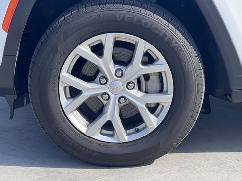 Used 2023 Jeep Grand Cherokee Limited w/ Trailer Tow Prep Group (B) image 7