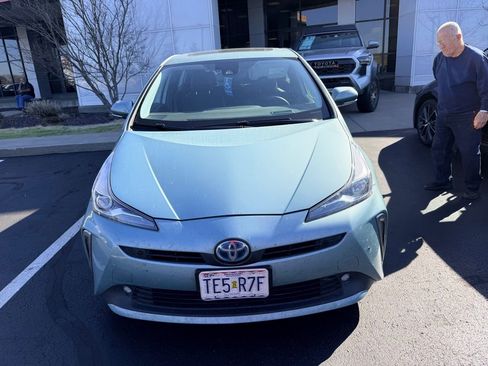 Used 2022 Toyota Prius Limited w/ Premium Convenience Package image 2