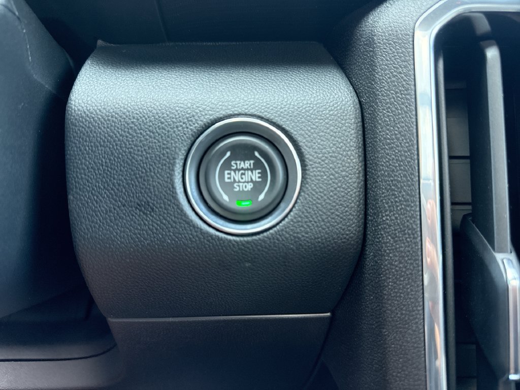 New 2027 GMC Acadia Elevation w/ Black Edition AWD/4WD image 17