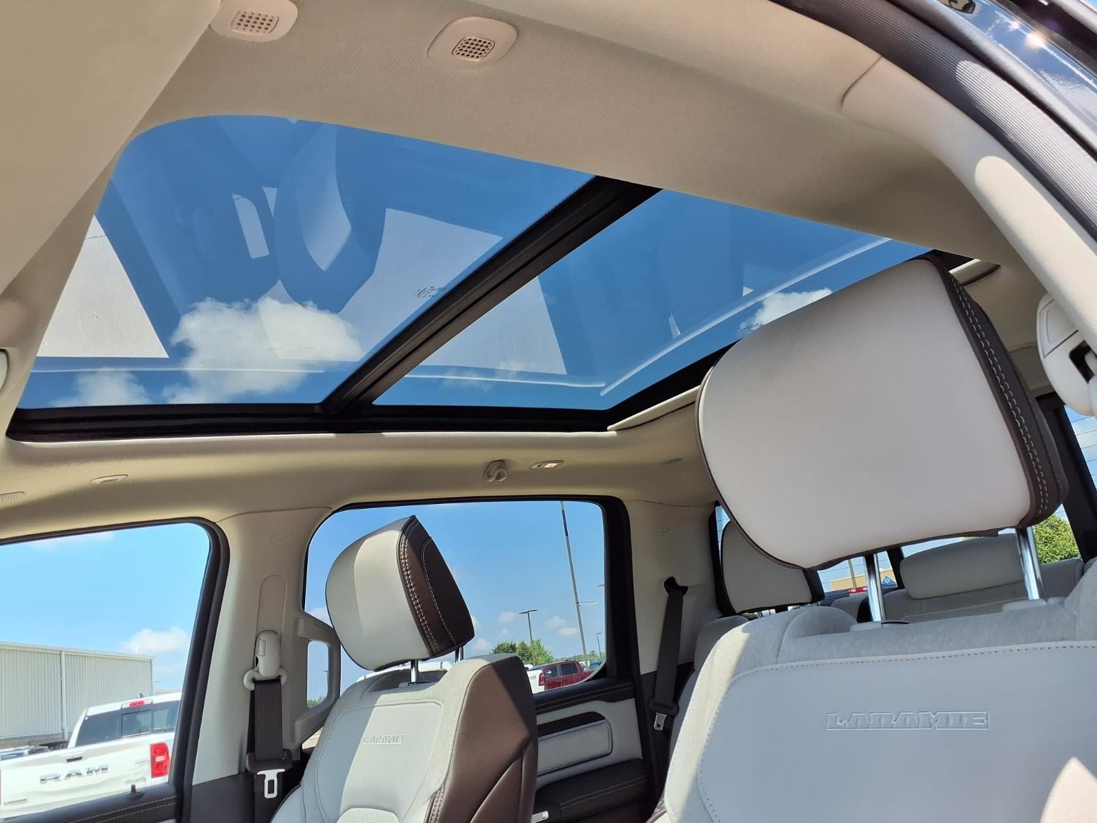 Used 2025 RAM 1500 Laramie AWD/4WD image 28