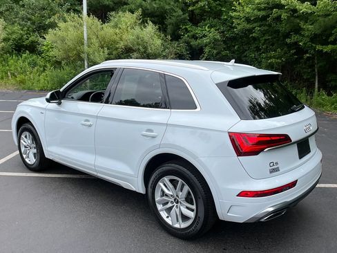 Used 2023 Audi Q5 2.0T Premium w/ Convenience Package AWD/4WD image 3