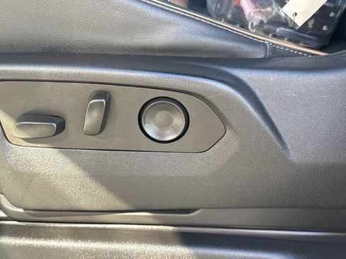 Used 2023 GMC Yukon XL AT4 w/ AT4 Premium Package image 19