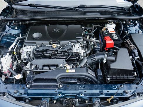 Used 2019 Toyota Camry SE w/ Carpet Mat Package FWD image 11