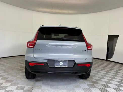 Used 2024 Volvo XC40 B5 Ultimate w/ Protection Package Premier AWD/4WD image 6