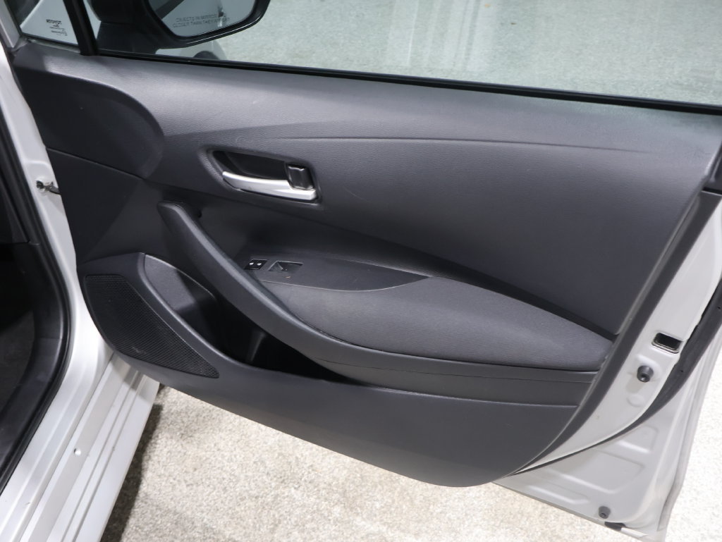Used 2020 Toyota Corolla LE FWD image 21