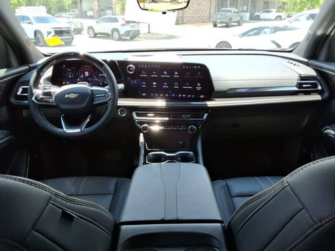 Certified 2025 Chevrolet Traverse High Country FWD image 20