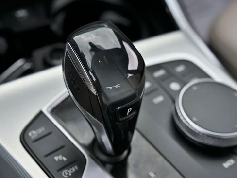 Used 2021 BMW 330i Sedan w/ Driving Assistance Package image 27