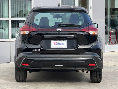 Used 2022 Nissan Kicks S image 5