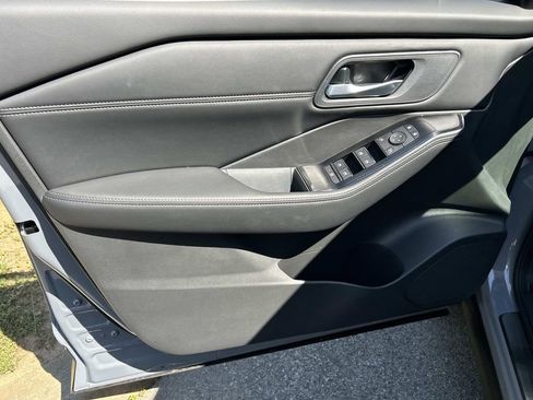 New 2026 Nissan Rogue SV AWD/4WD image 17