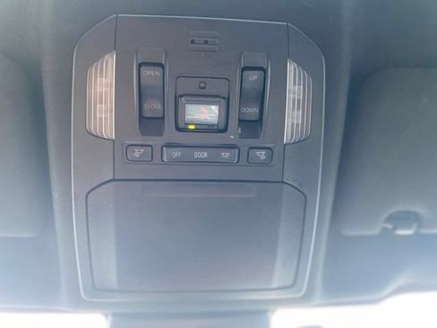 Used 2021 Toyota Highlander XSE FWD image 27
