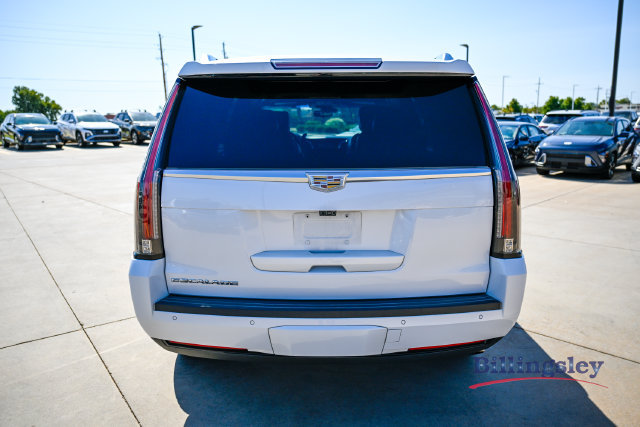 Used 2017 Cadillac Escalade Platinum AWD/4WD image 4