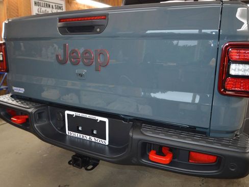 Used 2025 Jeep Gladiator Rubicon w/ Safety Group AWD/4WD image 22