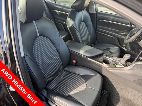 Used 2023 Toyota Camry SE w/ Cold Weather Package image 11