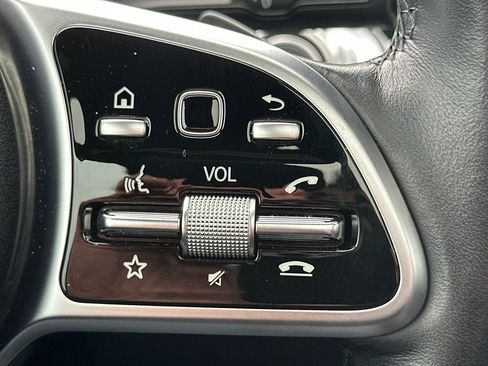 Used 2023 Mercedes-Benz GLB 250 4MATIC image 21