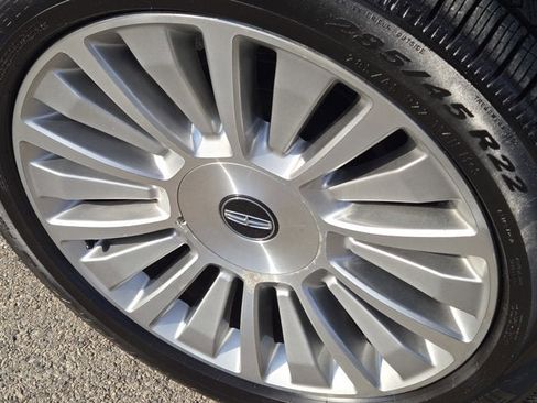 Used 2017 Lincoln Navigator L Select image 17