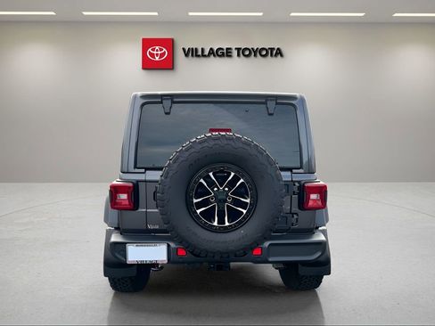 Used 2025 Jeep Wrangler Unlimited Sport AWD/4WD image 4