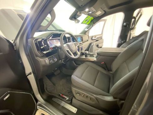 Used 2025 Chevrolet Silverado 1500 LT Trail Boss w/ Convenience Package II image 27