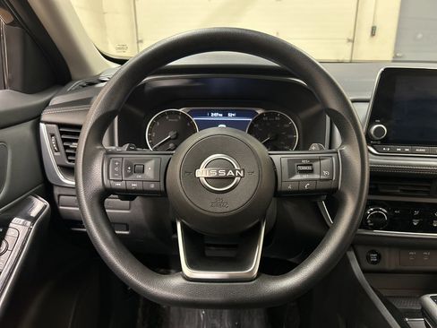 Used 2024 Nissan Rogue S image 17