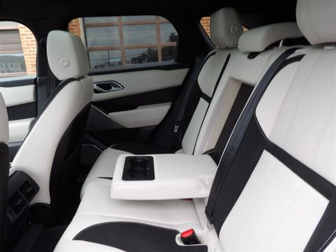 Used 2020 Land Rover Range Rover Velar R-Dynamic S image 14