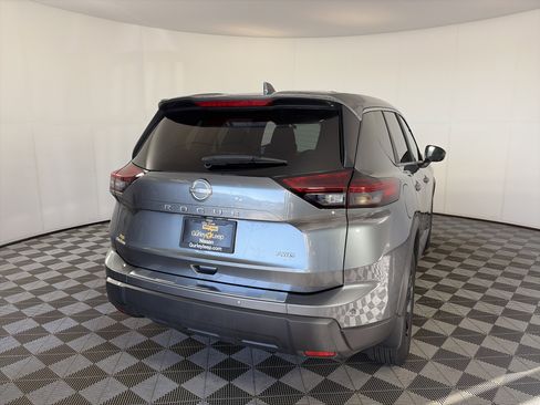 Certified 2025 Nissan Rogue SV image 10