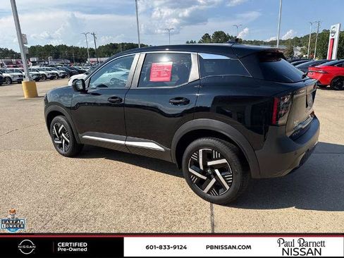 Certified 2025 Nissan Kicks SV w/ Charging Package FWD image 12