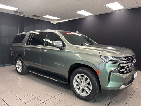 Used 2023 Chevrolet Suburban Premier image 1